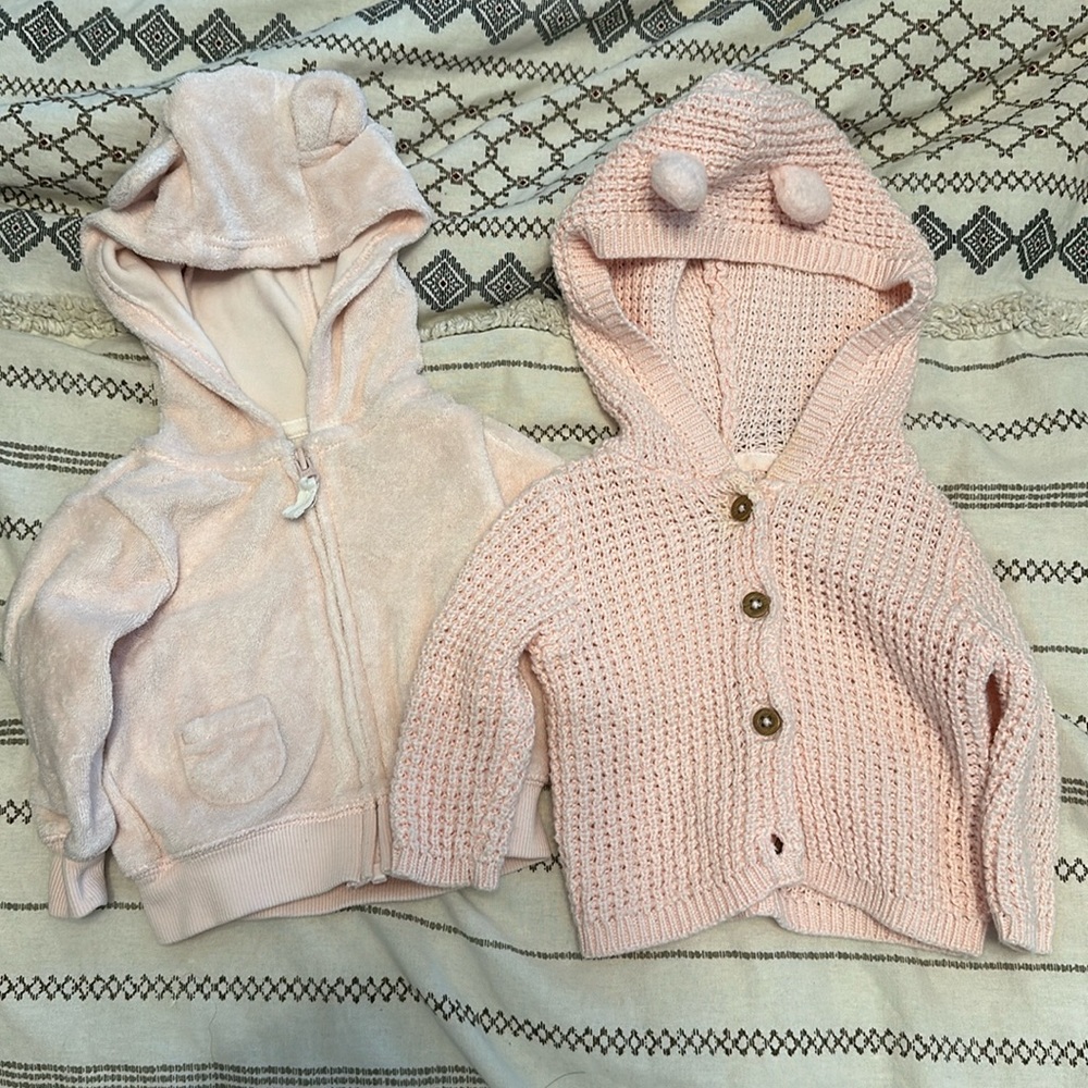 Newborn girl 1 sweater, 1 sweatshirt pink with ears on hoods